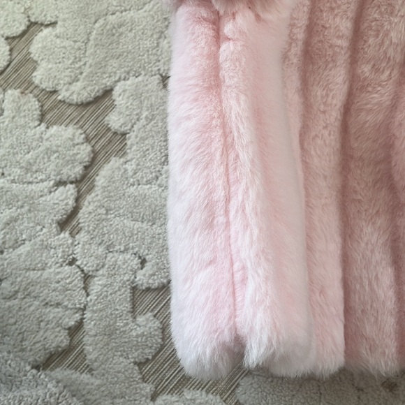 Excellent Condition Faux Fur jacket with zipper - Picture 10 of 10